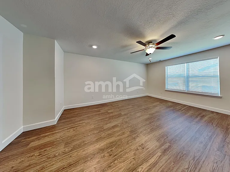 2401 E Wild Horse Way — Photo 10