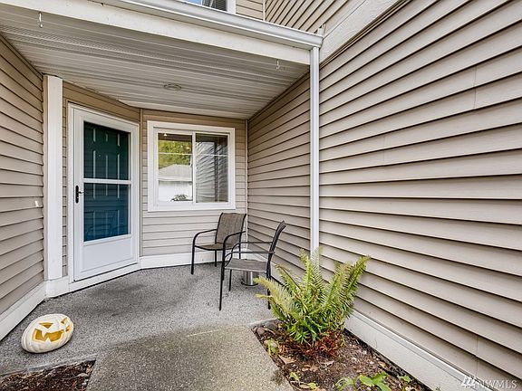 Private front porch.