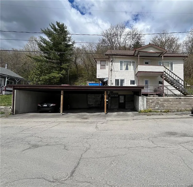 Studio, 2100 sqft, $163,900 — Photo 1