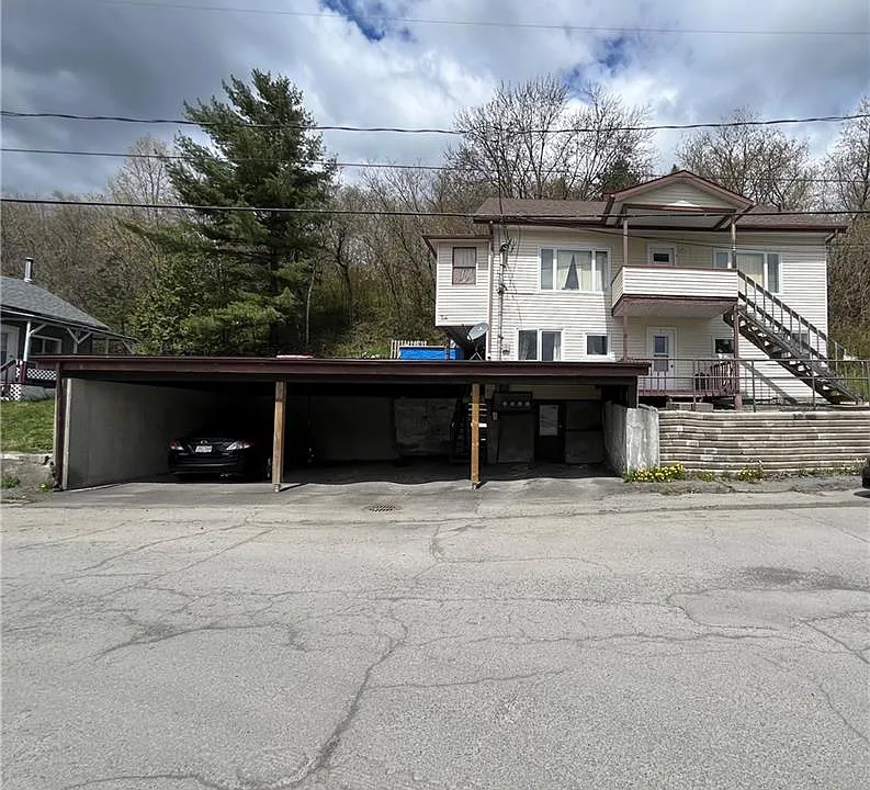 1 Veniot St