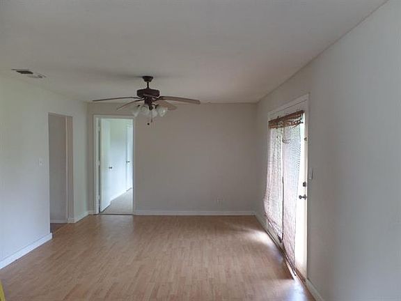 4th image of 204 S Cummings Dr