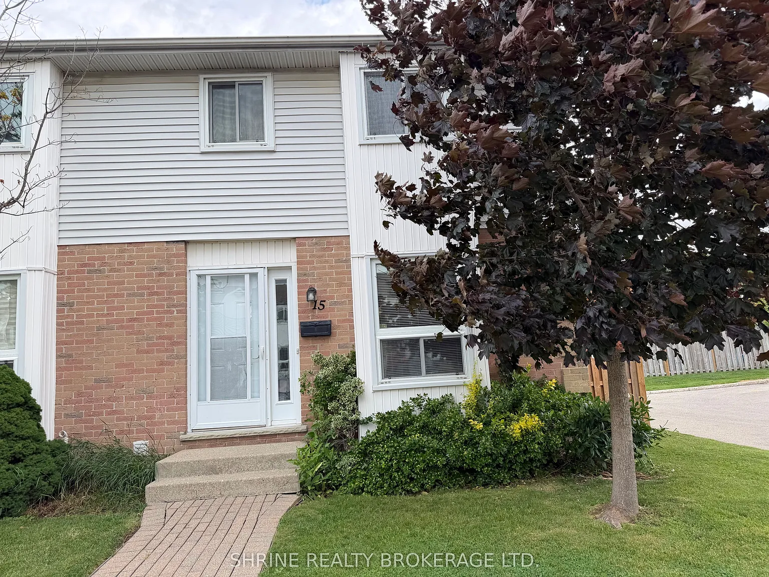 3 bed, $2,050 — Photo 3