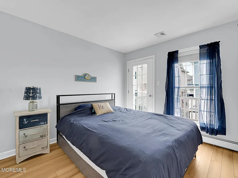 8 Nichols Ave — Photo 15