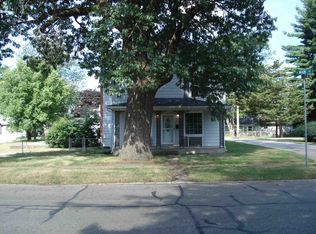 403 S Main St, Knox, IN 46534