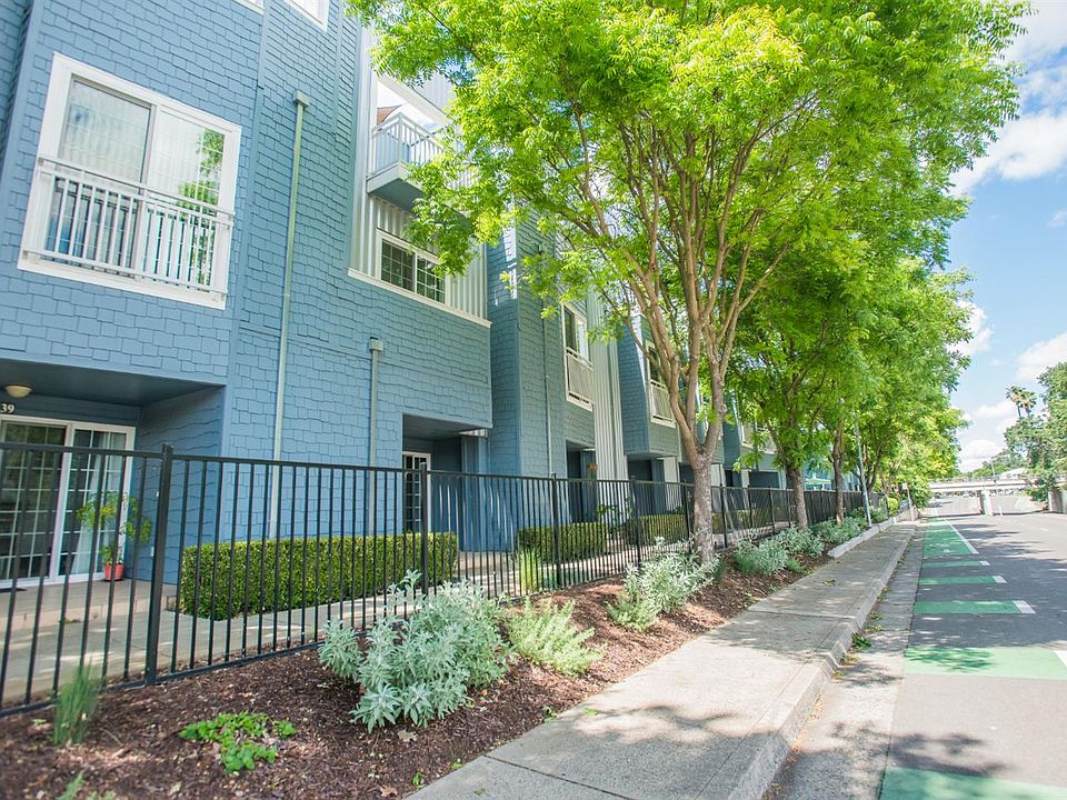 1st image of 427 Harriet Ln