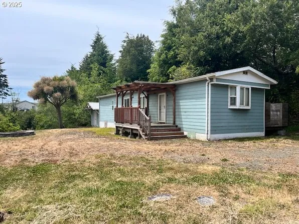 63414 Mobilane Rd, Coos Bay, OR 97420