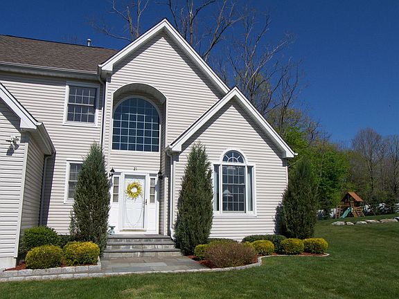 4th image of 21 Hynard Pl