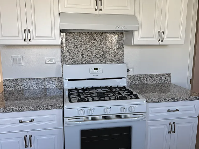 1727 E Villa St #4 — Photo 7