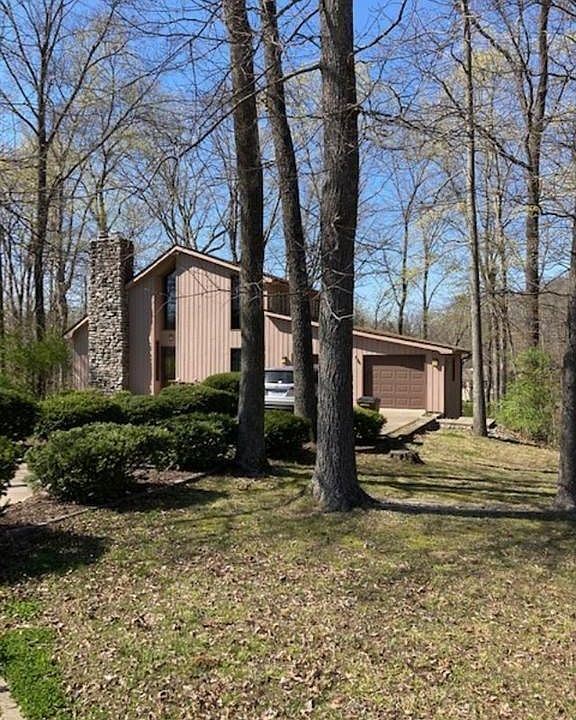 2nd image of 227 E Lake Dr