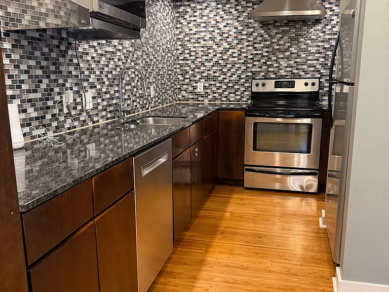 2200 Dickson Dr #101 — Photo 27