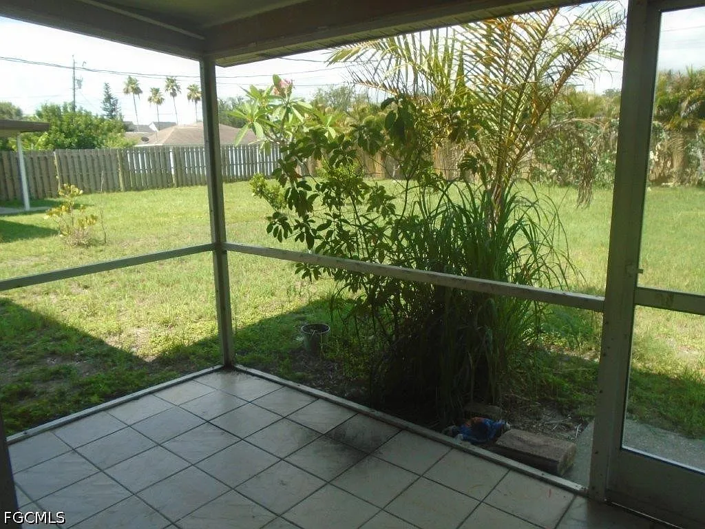 2 bed, 2.0 bath, 1955 sqft, $1,350 — Photo 4