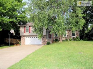 2725 Lawrence Ave, Lawrence, KS 66047