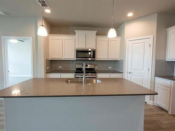 4th image of 2324 Shorthorn Dr