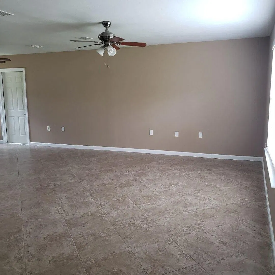 Nice 3 Bedroom Home For Rent! — Photo 3