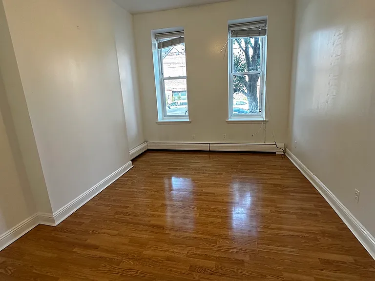 619 Willow Ave #1R — Photo 6
