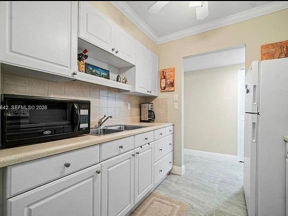 2nd image of 250 NE 20th St #3030