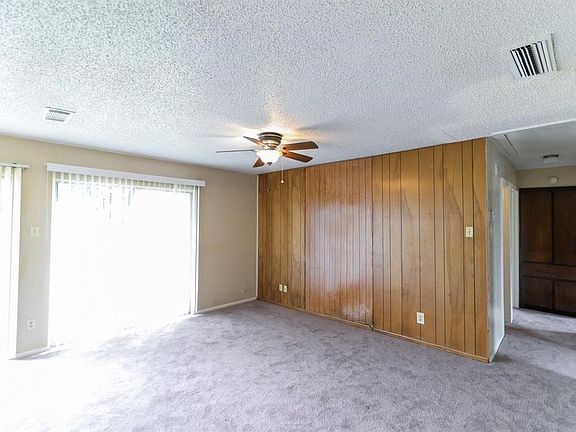 4th image of 1502 Town Bluff Dr