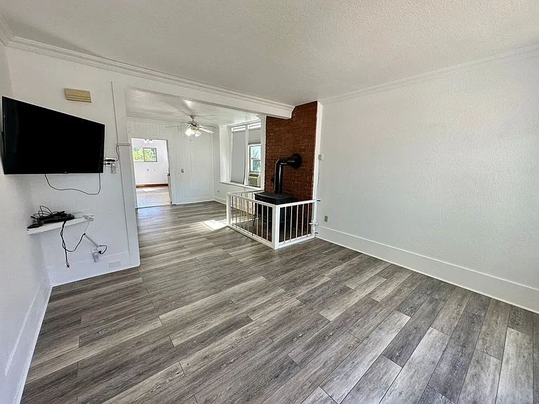 304 S Anderson St — Photo 26