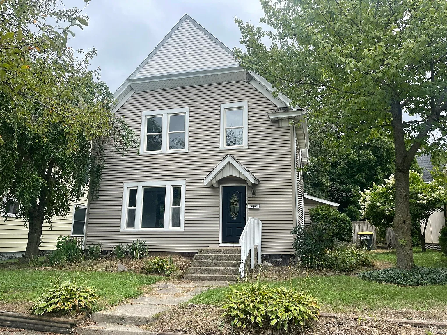 112 N Lincoln St photo 1