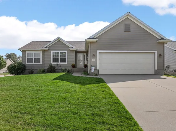 8634 Harrington Dr NE, Cedar Rapids, IA 52402