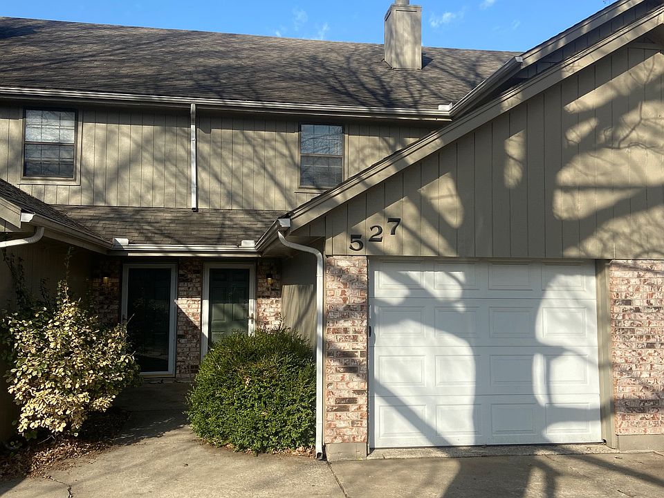 1st image of 527 NE Churchill St #1