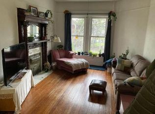 2310 W Superior St APT 2E, Chicago, IL 60612