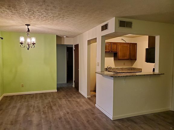 4th image of 44763 Woodlake Ct