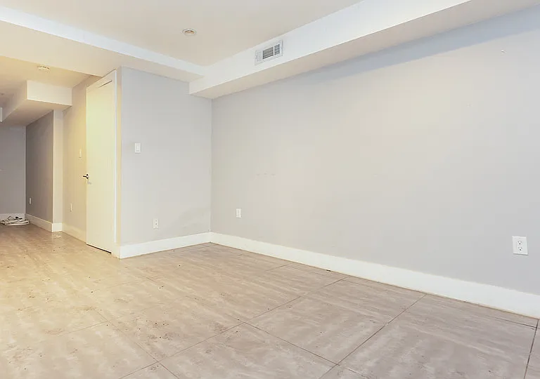 102 Rogers Ave #4 — Photo 17