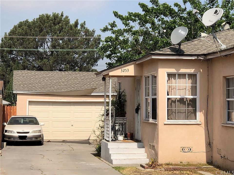 2nd image of 3253 N Park Ln