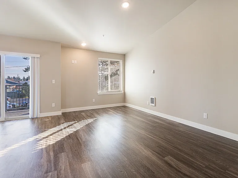 Norpoint Landing Apartments — Photo 13