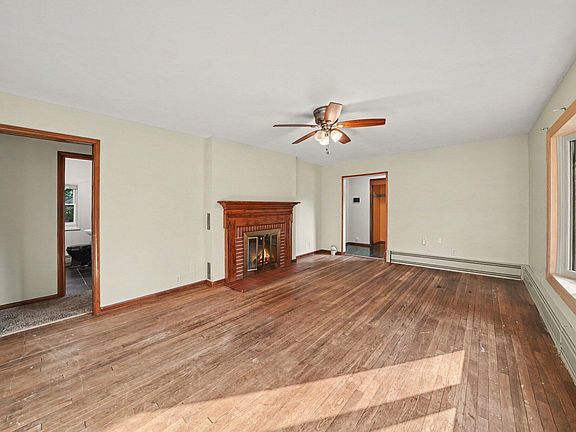 3rd image of 215 Wren Pl