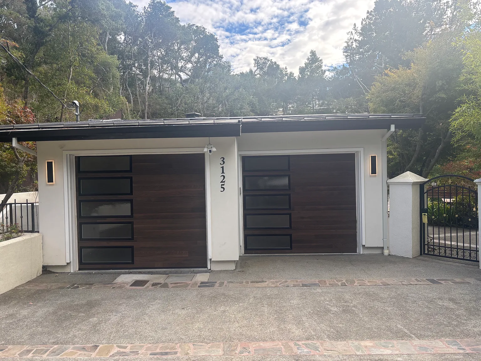5 bed, 3340 sqft, $13,500 — Photo 2