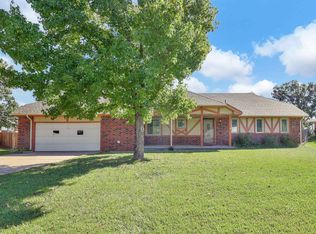 614 N Park Rd, Rose Hill, KS 67133