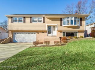 7342 Richmond Ave, Darien, IL 60561