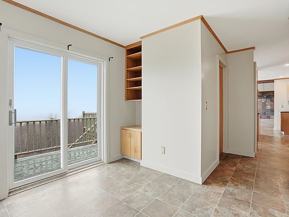 4th image of 1511 West Hill Road