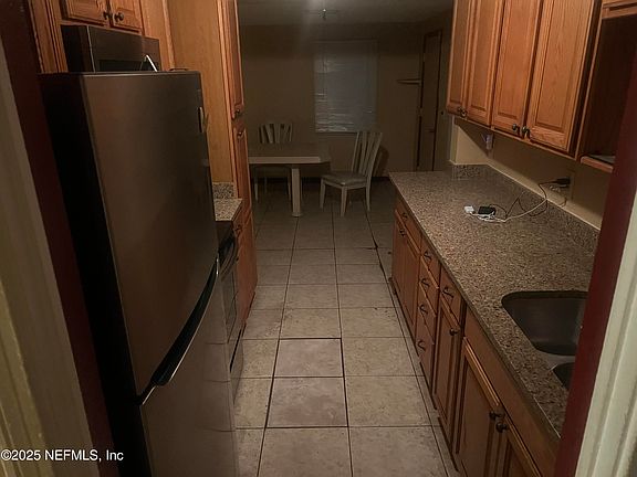 5th image of 1017 ASHTON Street