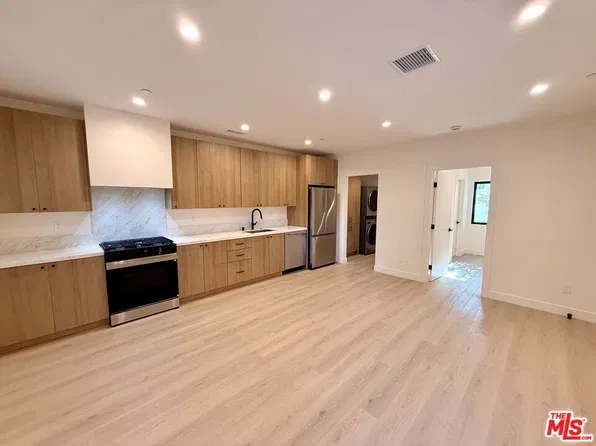 2707 Benedict St #1/2, Los Angeles, CA 90039