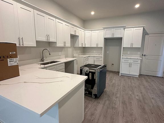 2nd image of 473 Washington St #106