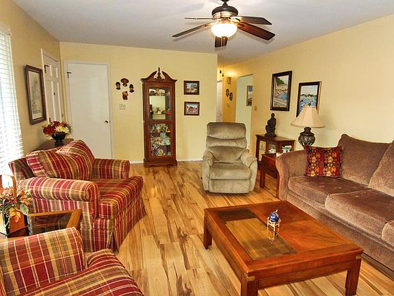 5th image of 2528 Tulip Ln