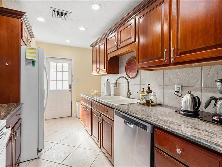 1387 Moonmist Dr #G-2 — Photo 23