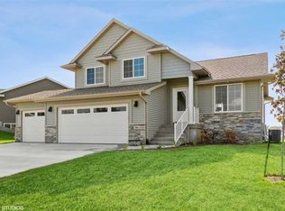 306 Ridgeway Dr, Tiffin, IA 52340