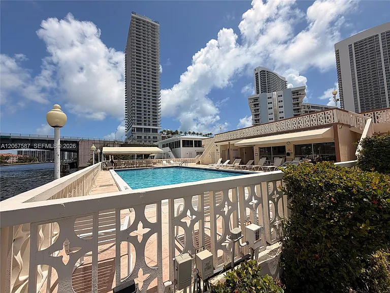1825 S Ocean Dr #607 — Photo 27