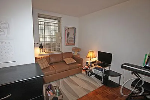 Rented by Bellmarc Realty | media 23