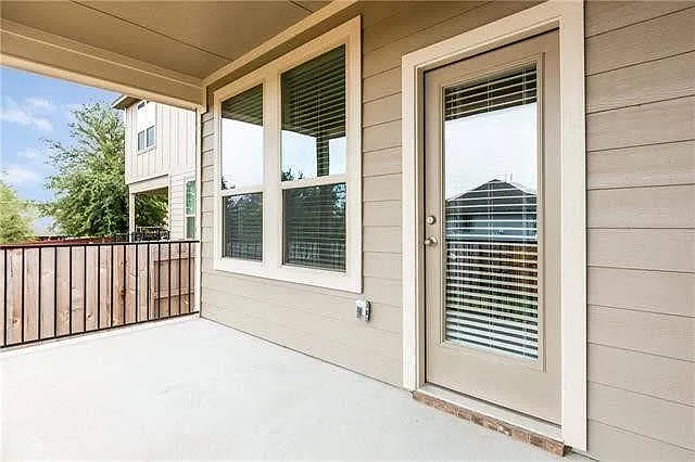9529 Hunter Ln — Photo 4
