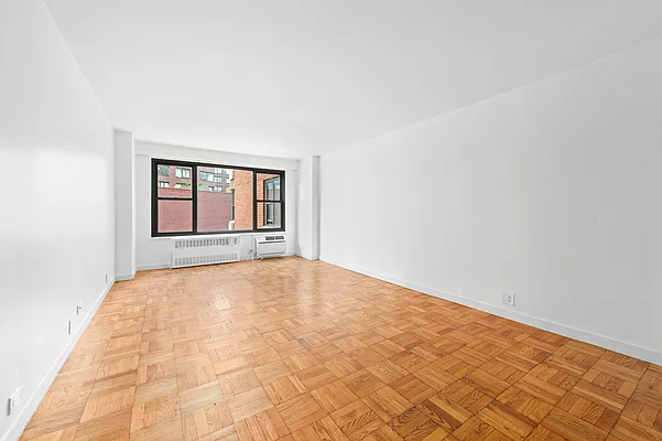 Rented by Manhattan Realty Group | media 9