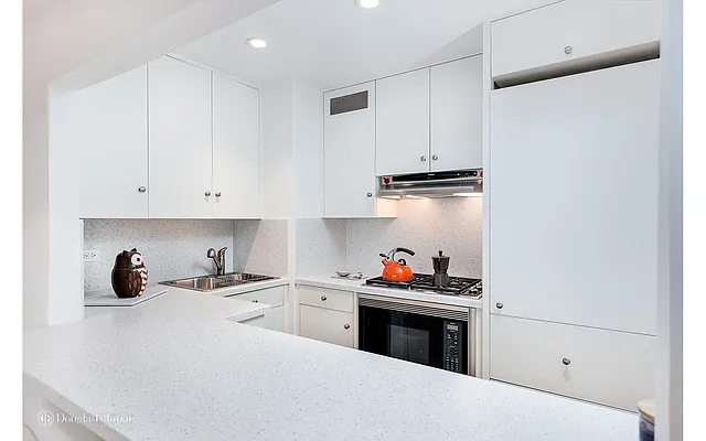 Rented by Douglas Elliman | media 9