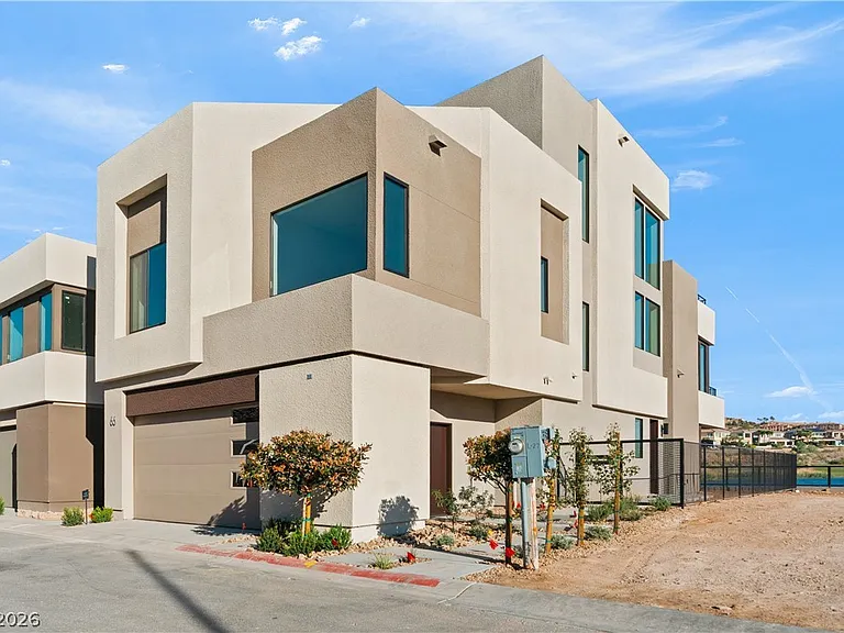 66 Lakefront Dr — Photo 7