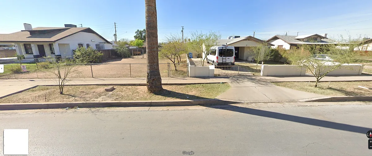 House and also Vacant land I own next door. - 1327 E Pierce St