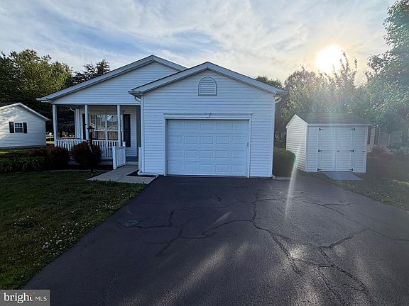 2nd image of 21 Whitby Ln #195