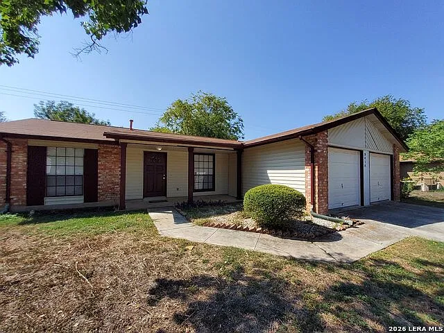 3 bed, 2.0 bath, 1197 sqft, $1,400 — Photo 2